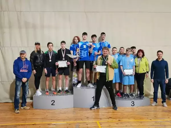 Община Варна осигури награди за победителите в ученическите игри по хандбал и бадминтон