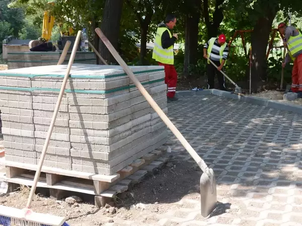 Поставят хоризонтална маркировка в района на Колхозния пазар