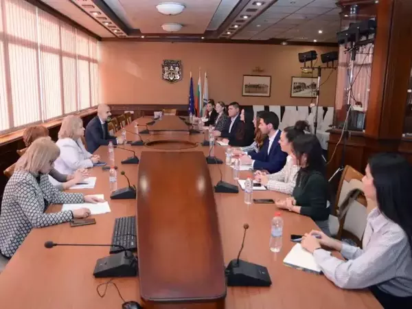 Обединените варненски студентски съвети на среща с Община Варна