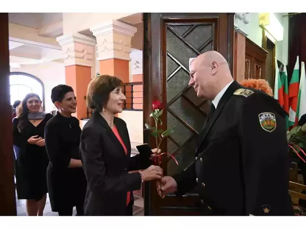 Командването на ВМС поздрави жените във флота по случай 8-ми март