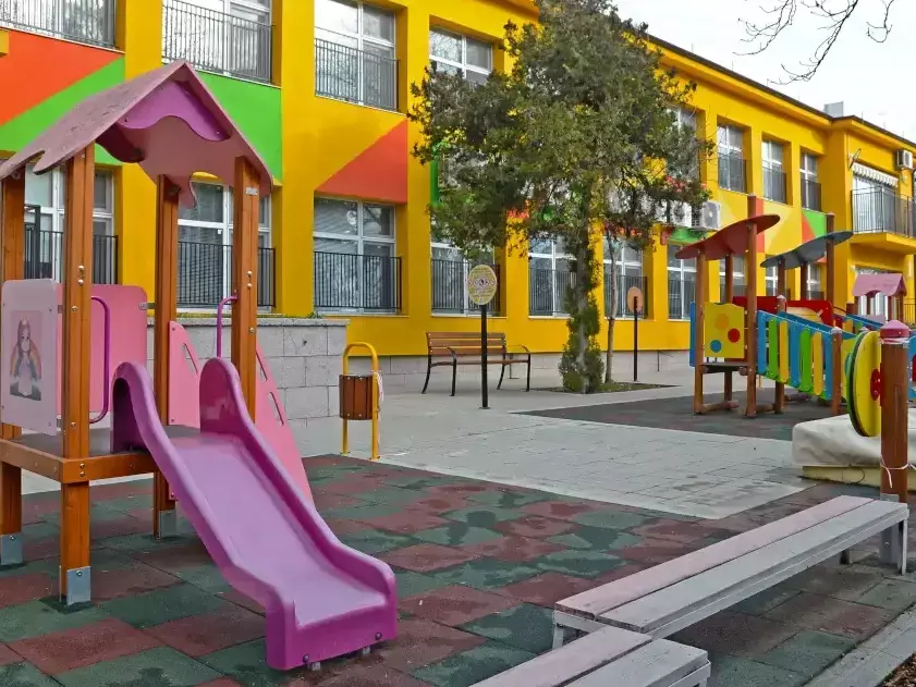 Община Варна обявява 891 свободни места за първо класиране в детските ясли