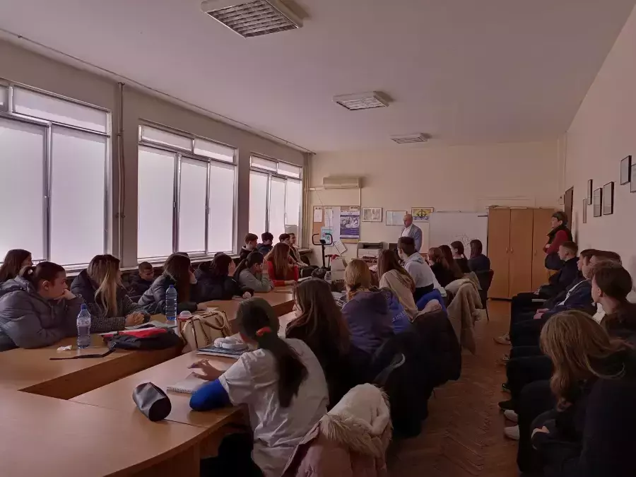 Прокурори от Районната прокуратура проведоха срещи с ученици от Варна и региона