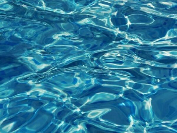 6-годишно дете е в тежко състояние след страшен инцидент в басейн по Черноморието