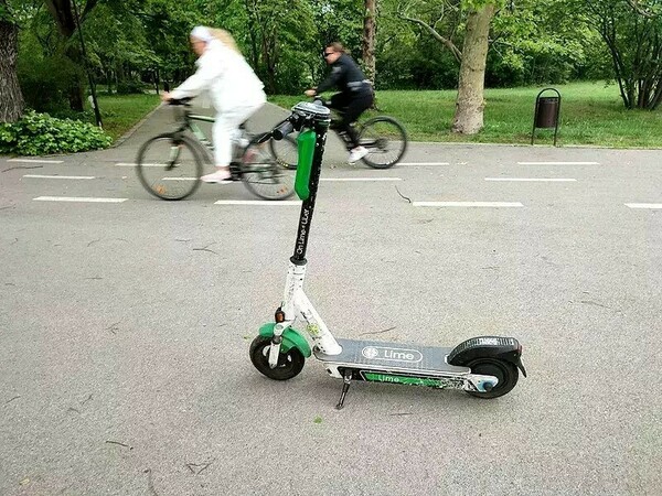 Премахват тротинетки и велосипеди под наем, ако не са паркирани правилно