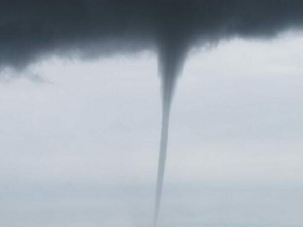 Страшни бури връхлитат България до часове: Очакват се градушки. Възможно е и торнадо. Ето къде 