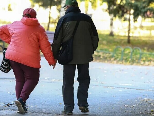 Изплащат февруарските пенсии