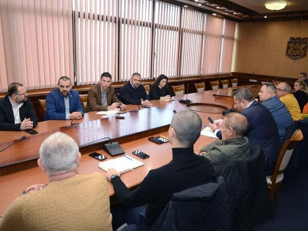 Възстановяват напълно движението при Двете кули за празниците