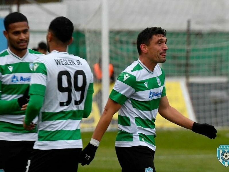 Кешеру прекрати кариерата си със стил