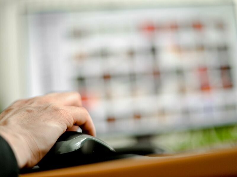 Опити за измама с фалшиви обаждания и имейли