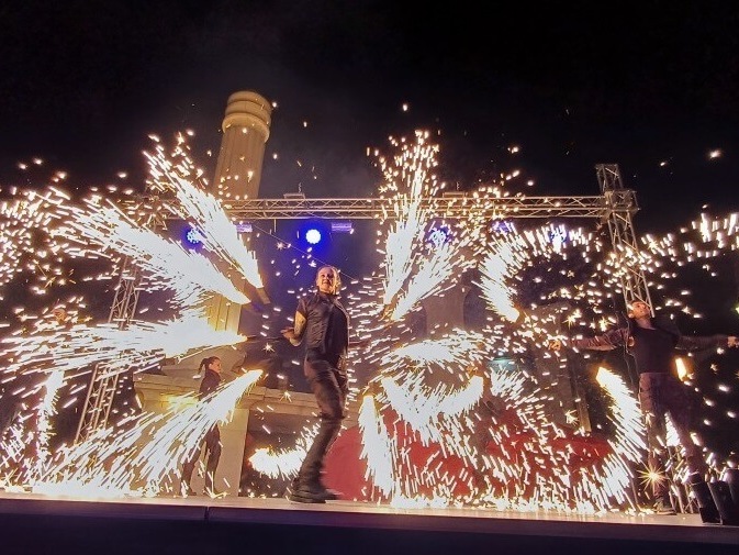 Огнено шоу на площад „Независимост“