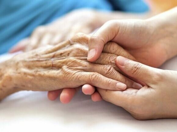 Почасовите грижи в дома продължават