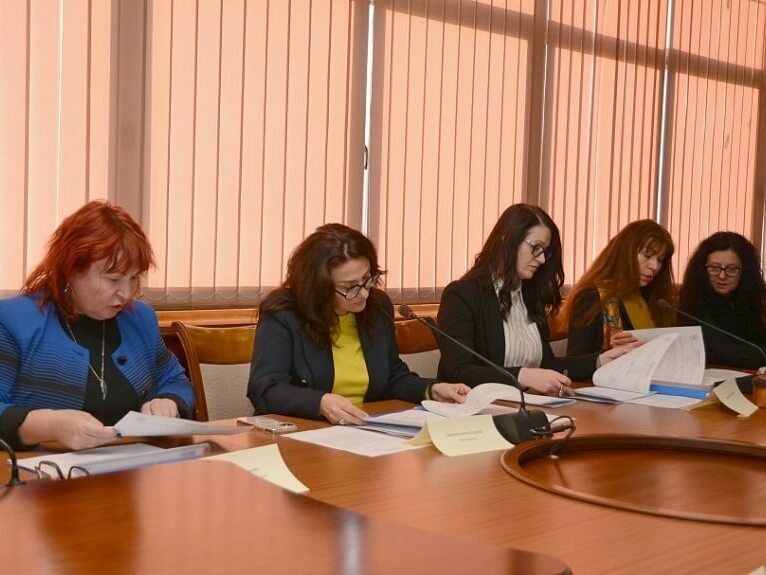 Търсят желаещи да станат приемни родители