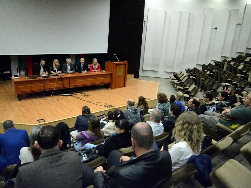 Ремонтират основно две училища от лятото