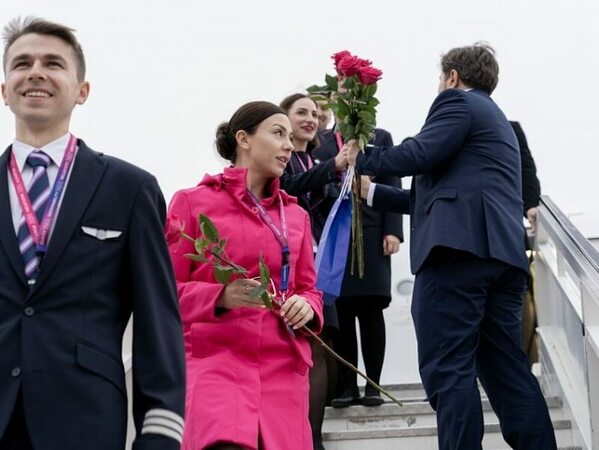 Посрещнаха първия полет от Абу Даби