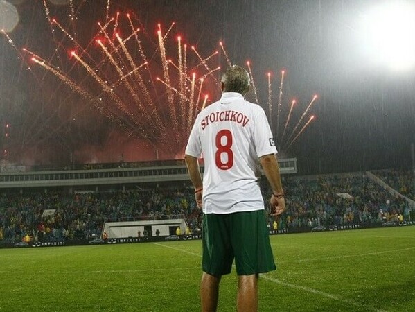 Футболни легенди с благотворителен мач за Кочани