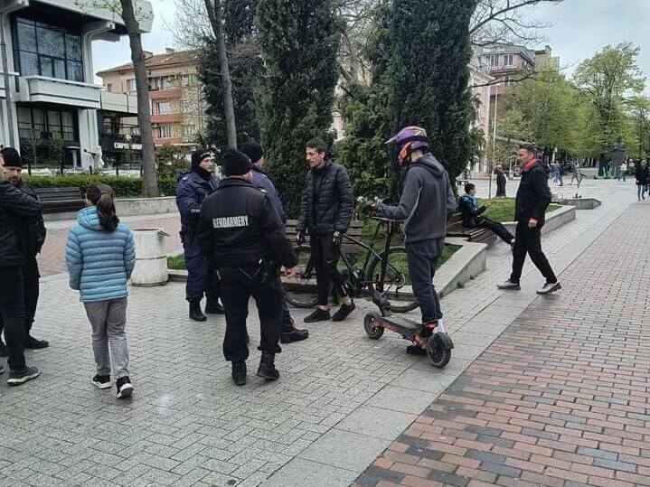 Акция срещу тротинетки и велосипеди по пешеходните зони