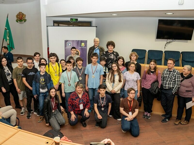 Варненски ученици – отличници в астрономията