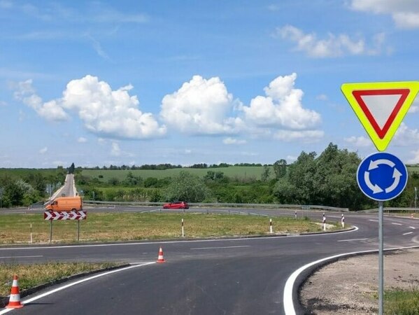 Обезопасиха три рискови участъка