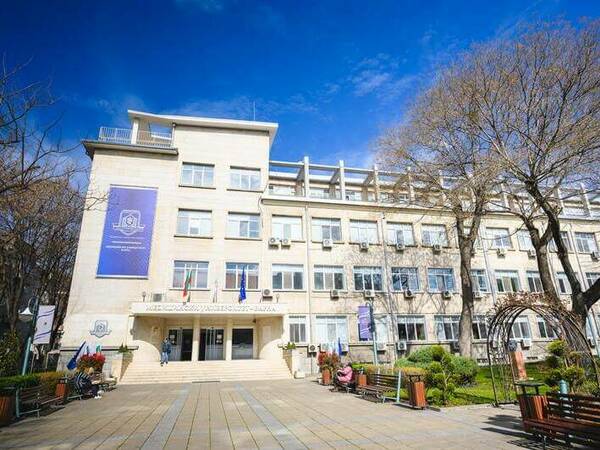 Ръст на стипендиите за студенти и докторанти