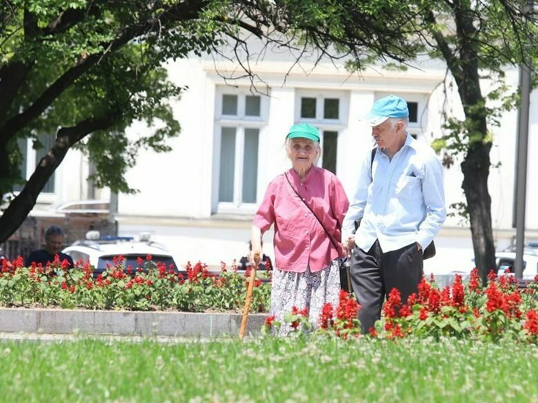 Изплащат пенсиите от петък