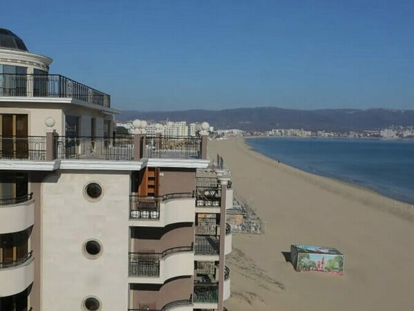 Данъчните на проверки по Черноморието