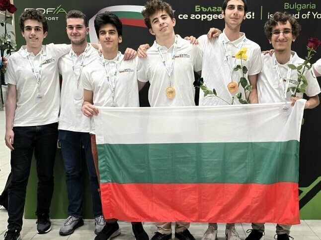 Варненец с медал от най-старото състезание по математика