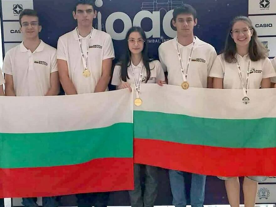 Деветокласник със златен медал по астрофизика