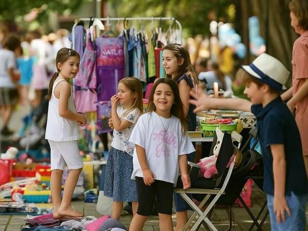 Благотворителен екобазар „От деца за деца“