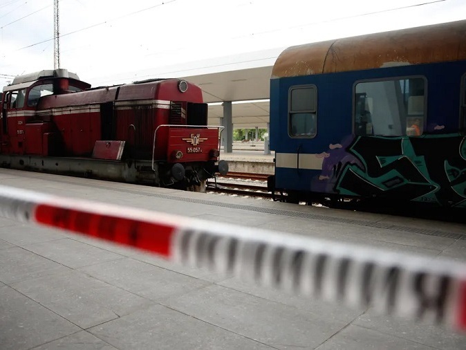 Мъж почина, блъснат от влака Варна – София