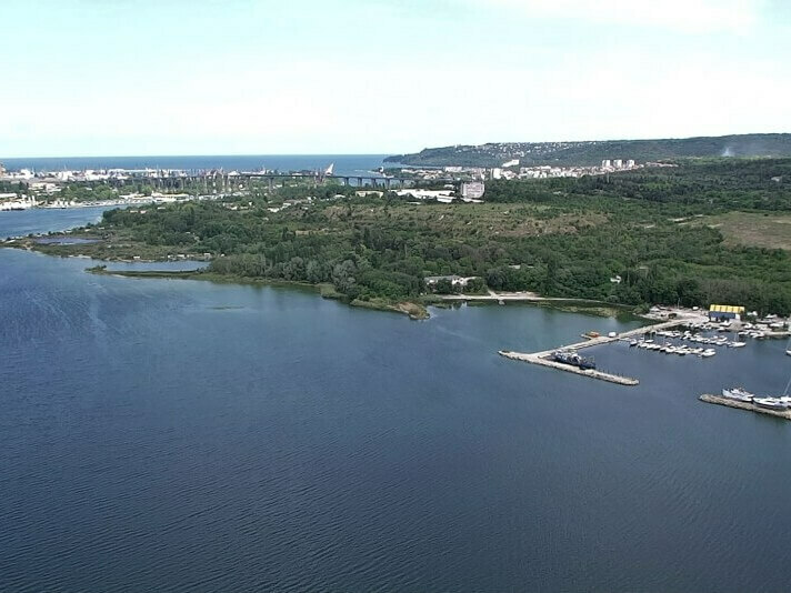 Отстранена е аварията на тръбопровода във Варненското езеро