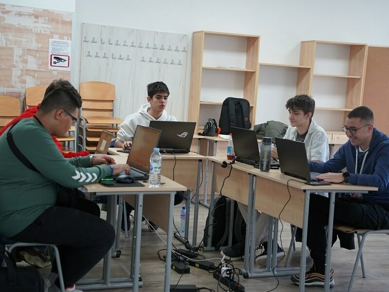 Състезание по програмиране за ученици