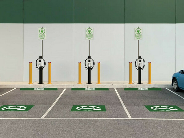 Заряден център за електромобили в Аксаково