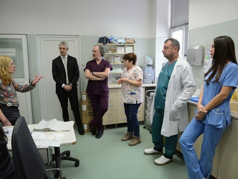 Търсят решение на проблема със заплатите в МБАЛ „Св. Анна“