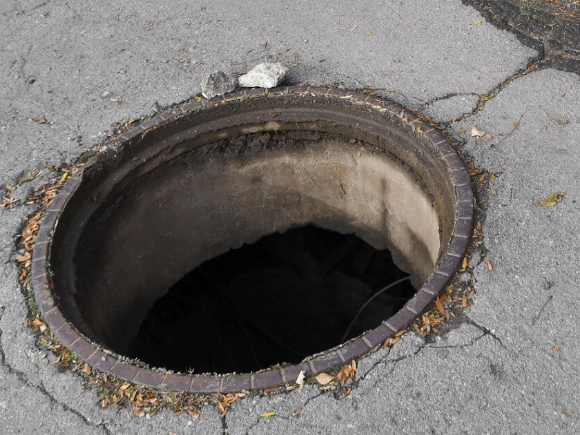 Обработват каналните шахти