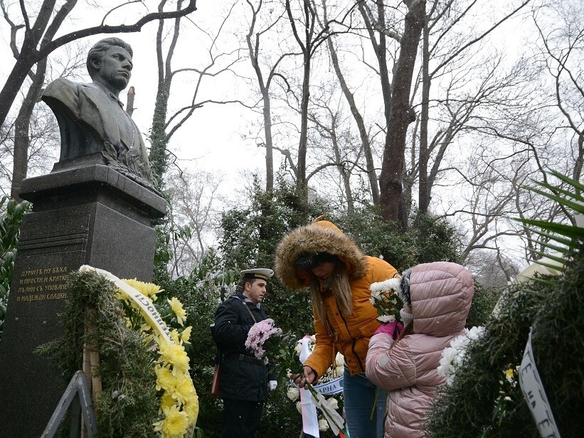 Варненци почетоха Васил Левски