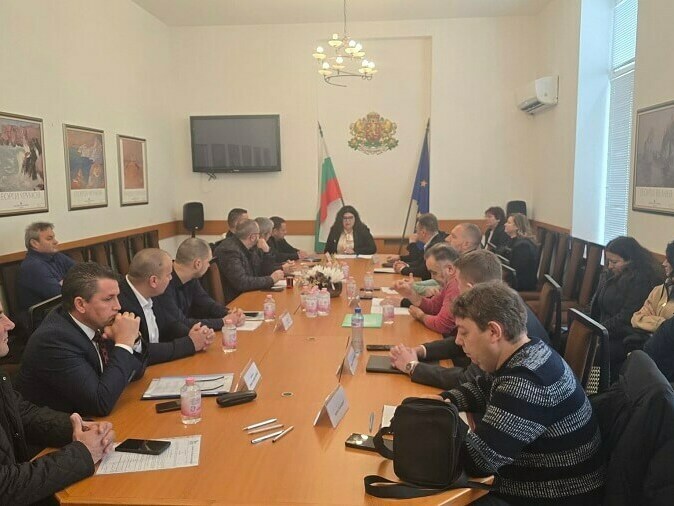 Без консенсус при консултациите за РИК