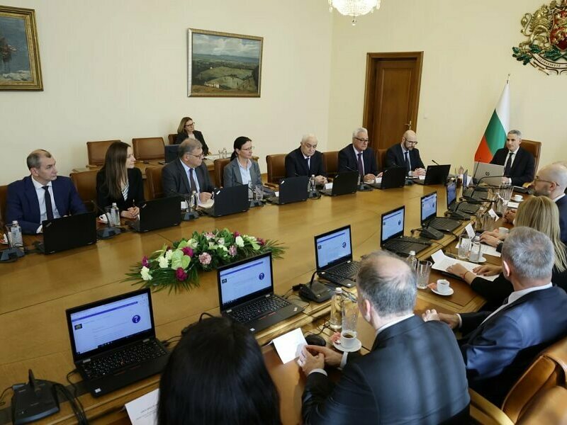 Смениха всички областни управители