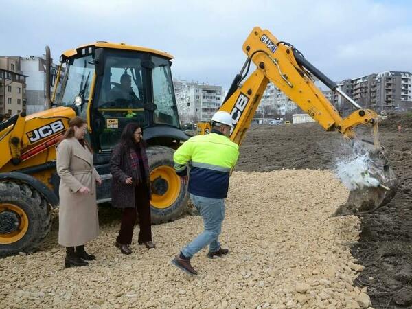 Строят сгради за нови социални услуги