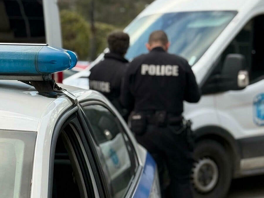 Десет ареста заради изборни нарушения