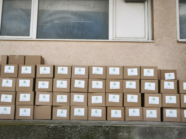 Дарение от хранителни продукти за празниците