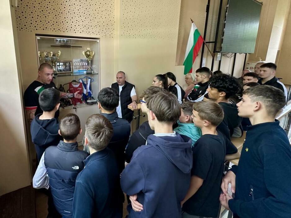 Ден на отворените врати в Юнашкия салон