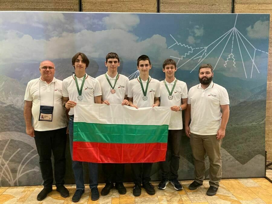 Варненски ученик със сребро от олимпиада по физика