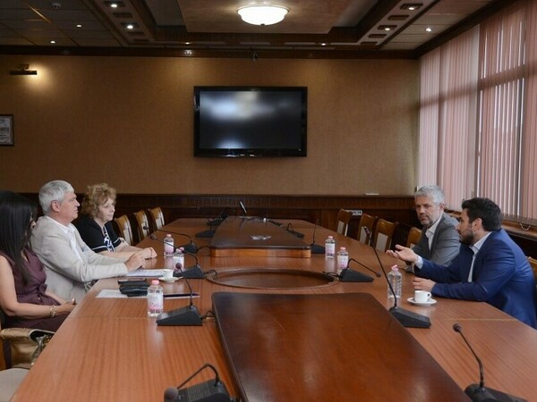 Увеличават с 5% заплатите в градския транспорт
