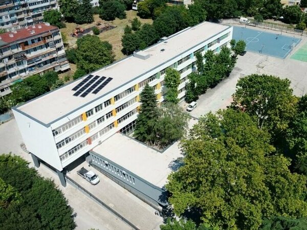 Училища, детска градина и общежитие с нов облик