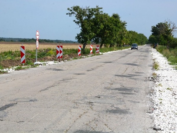 Ремонтират пътя за с. Долище