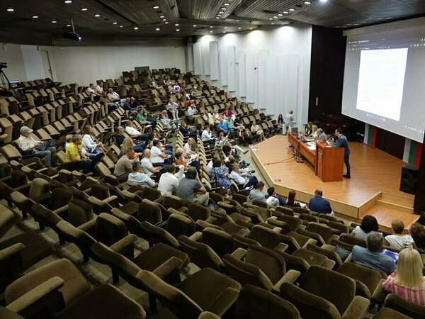 Нови управители на две общински здравни заведения
